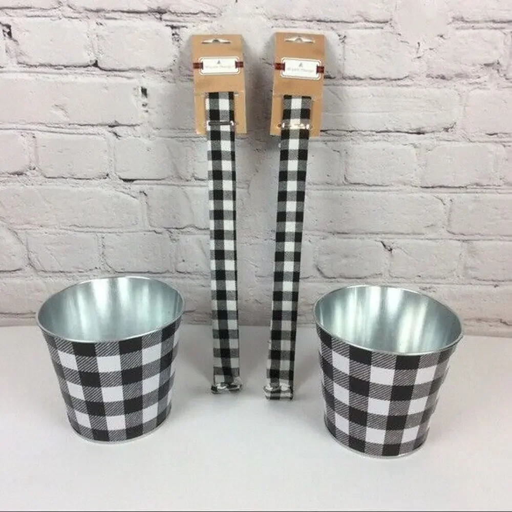 Christmas Black & White Buffalo Check 4 Pc Decor Bundle 2 Wreath Hangers 2 Tins